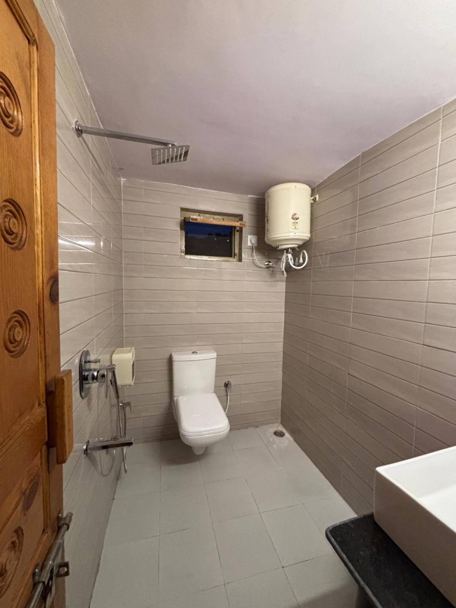 Brook Cottage Champawat Buitenkant foto
